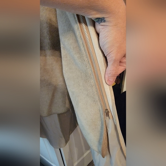 Vintage Forecaster of Boston Trench Coat size 16. Zip in liner that can come out - Picture 8 of 8